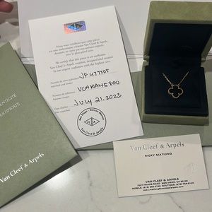 VAN CLEEF & ARPELS ALHAMBRA ONYX and GOLD NECKLACE